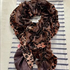 LEOPARD PRINT SCARF